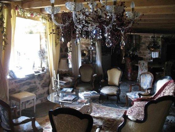 مبيت وإفطار ليس إستابليس Le Francillon المظهر الخارجي الصورة